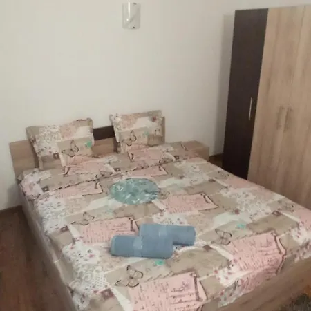 с две спални. * فارنا
